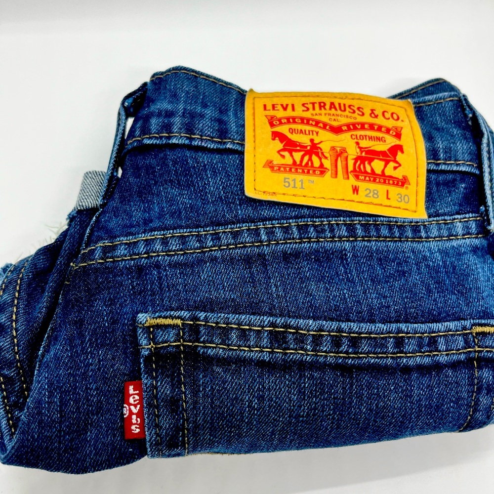 Levi's short shorts!
